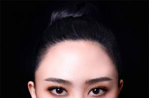 在成都初学者如何选择专业化妆学校？