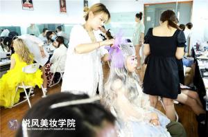 学化妆怎么样提升化妆美感？成都化妆学校分享！