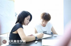 学化妆前刷到这，9个热门岗位，总有一个适合你！