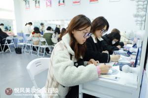 暑假教你6步变身COS化妆师，悦风美妆带你玩转二次元！